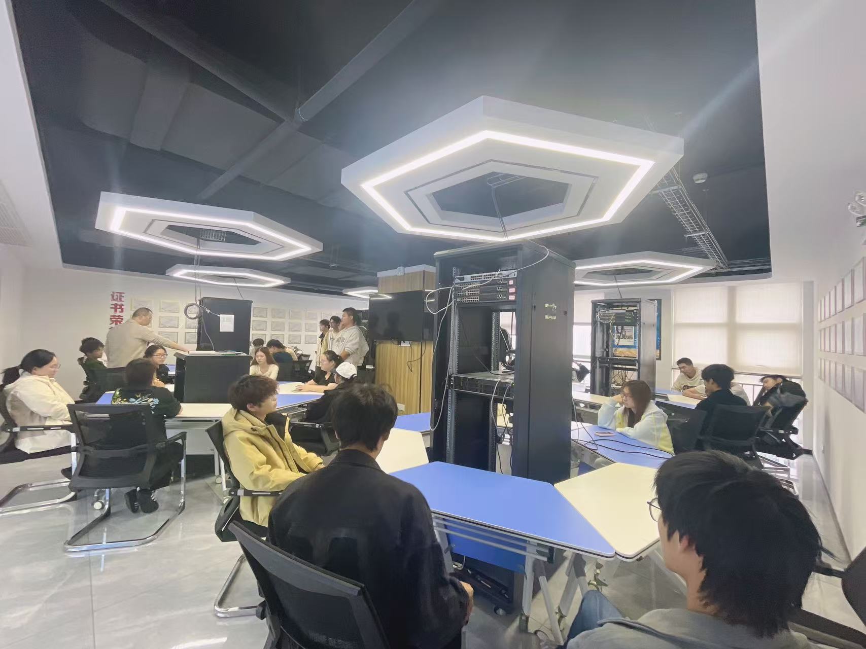 <b>大专学历能做网络安全工程师吗</b>