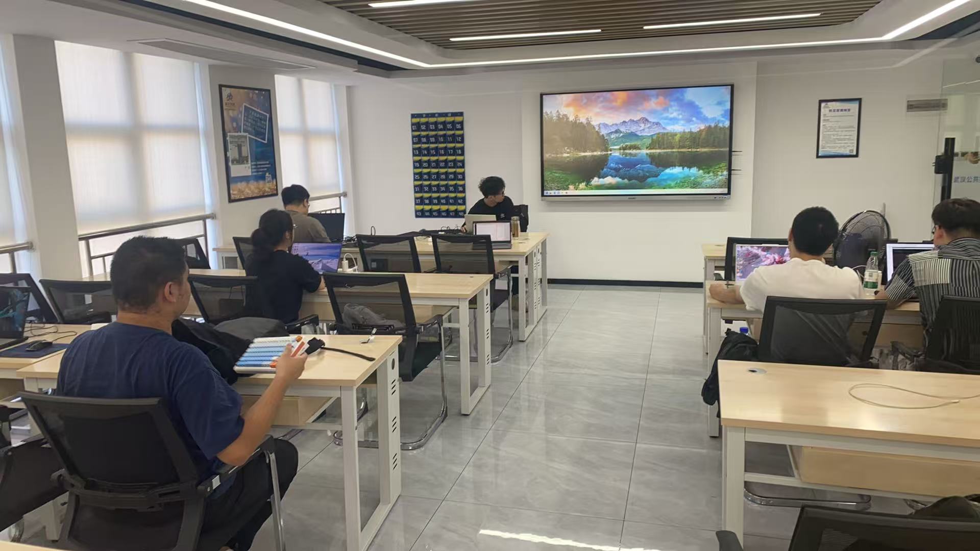 <b>SQL注入漏洞怎么学习与防范</b>