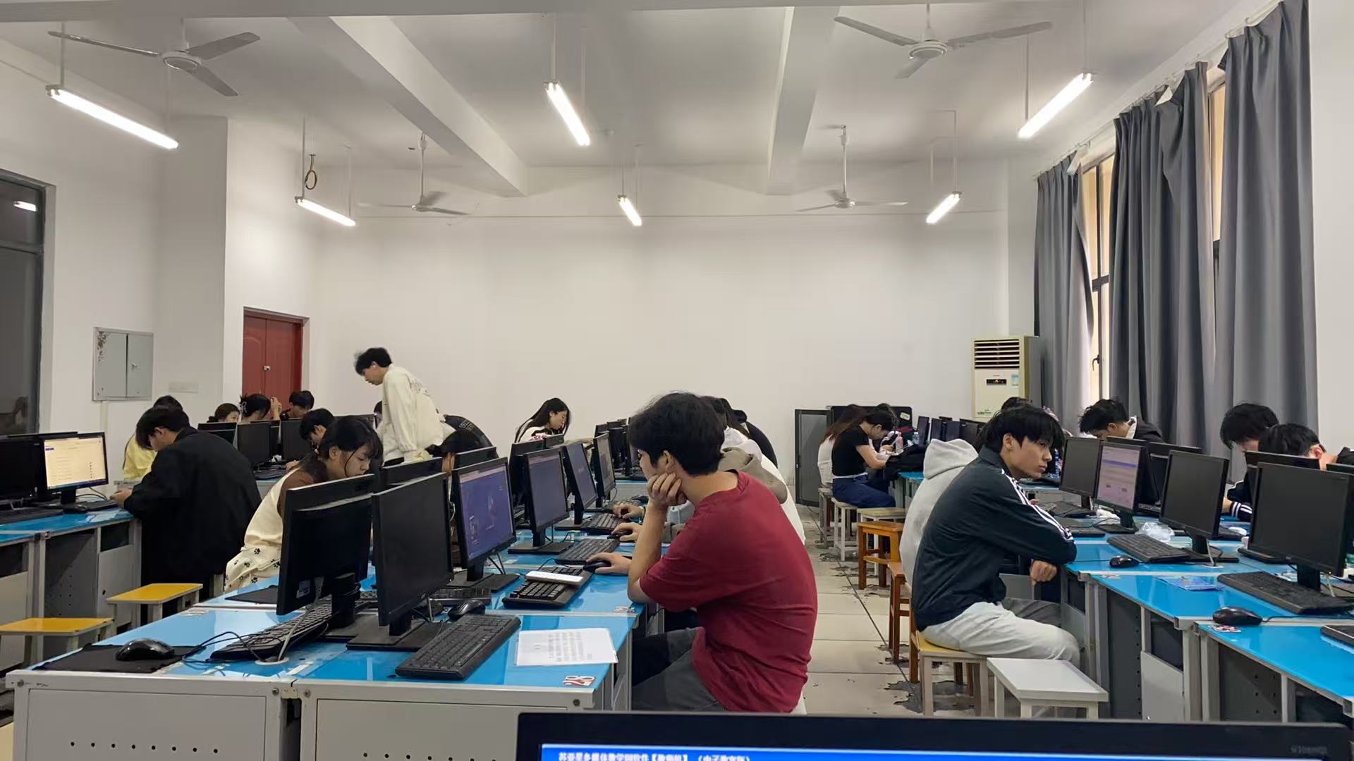 自学网络安全还是报培训班