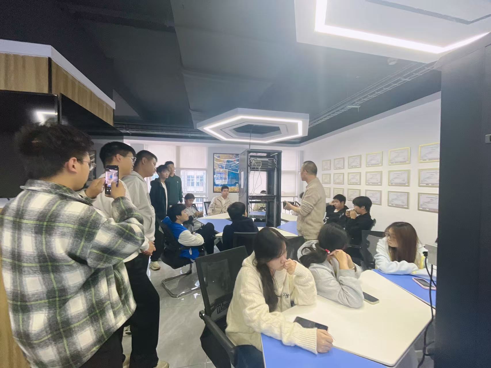 应届生找网络安全工作难吗